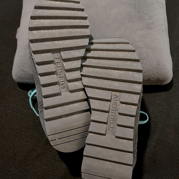 Merrill Alpine sport woman’s shoes. - Picture 4 of 4